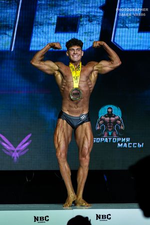 CLASSIC PHYSIQUE ЮНИОРЫ